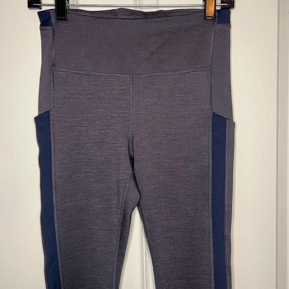 Athleta Ultimate Stash Pocket 7/8 Tight - Picture 2 of 6